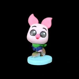 Disney Doorables: Let’s Go Series Figurine – Snowy Getaway – Piglet